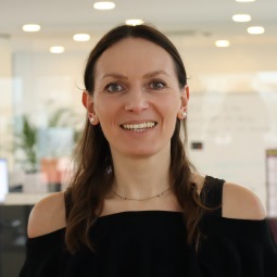 Ansprechpartnerin Laura